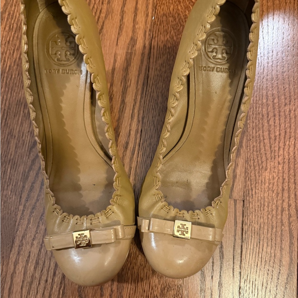 Tory Burch Tan Women's Kitten Heel Shoes